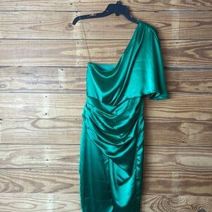 DO+BE One-Shoulder Satin Dress in Emerald